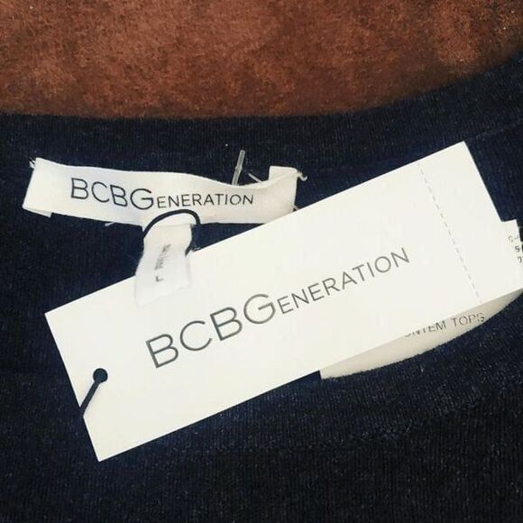 BCBGeneration Crop top sweater size L - Picture 4 of 4